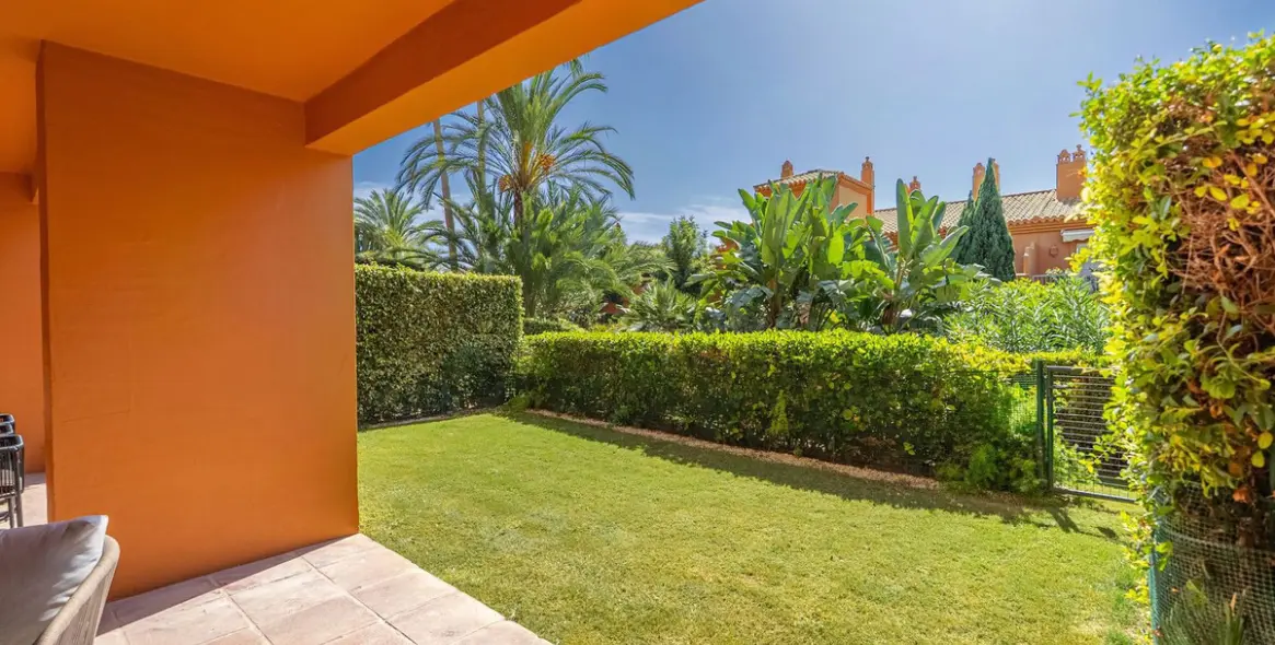 Sale of ground floor apartment in Estepona 24