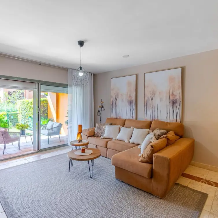Sale of ground floor apartment in Estepona