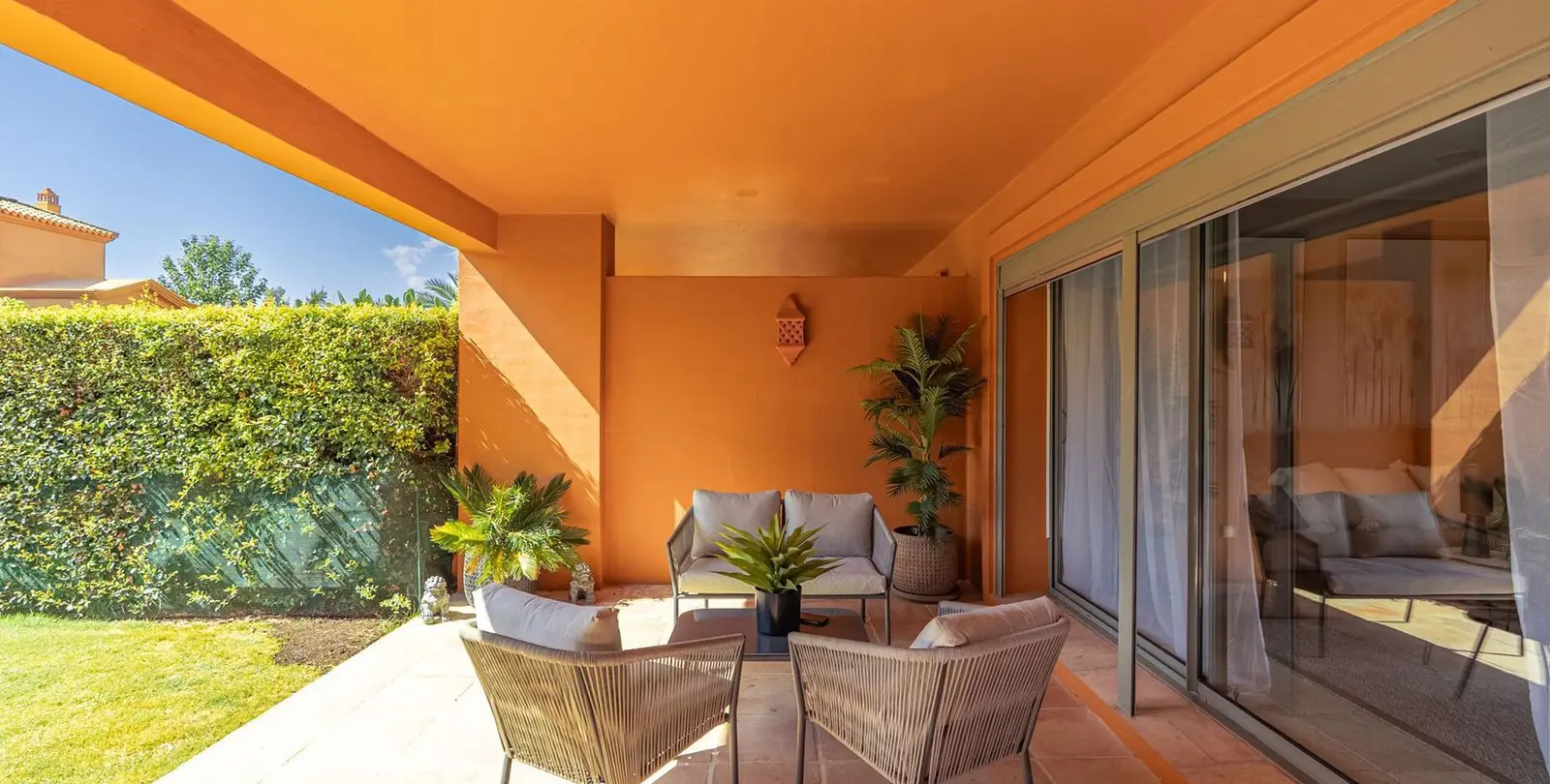 Sale of ground floor apartment in Estepona 3