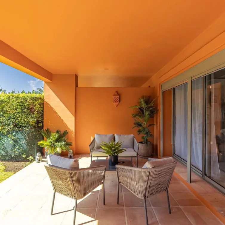 Sale of ground floor apartment in Estepona