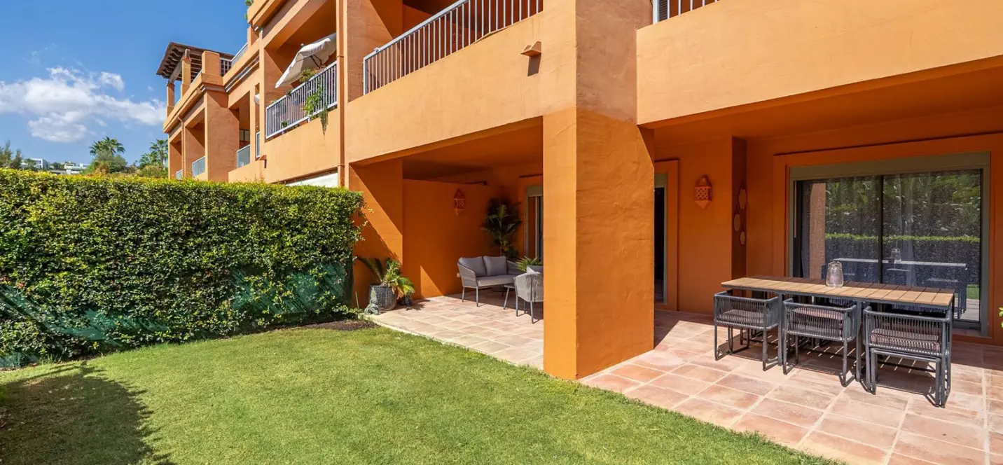 Sale of ground floor apartment in Estepona 3