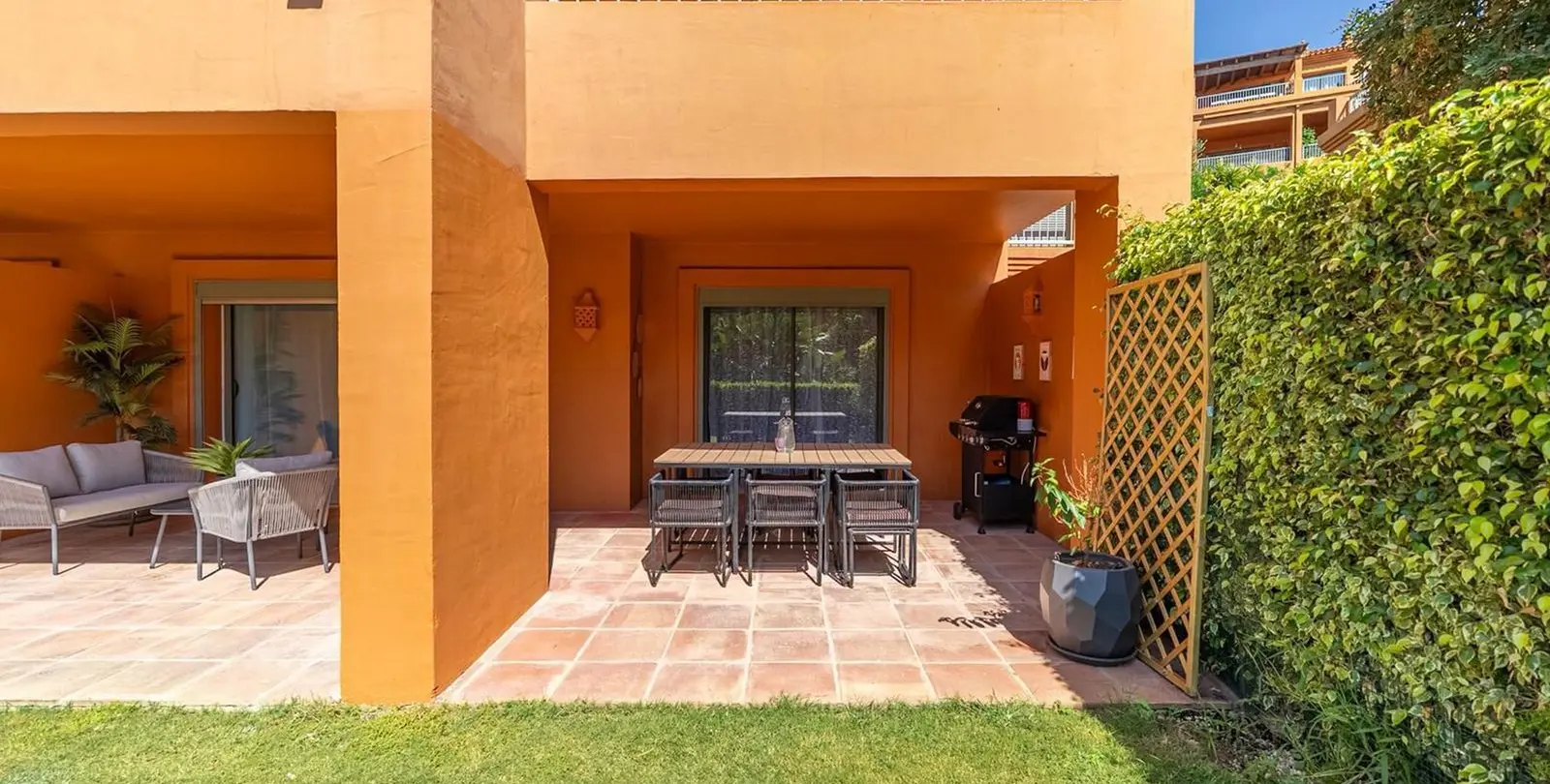 Sale of ground floor apartment in Estepona 6