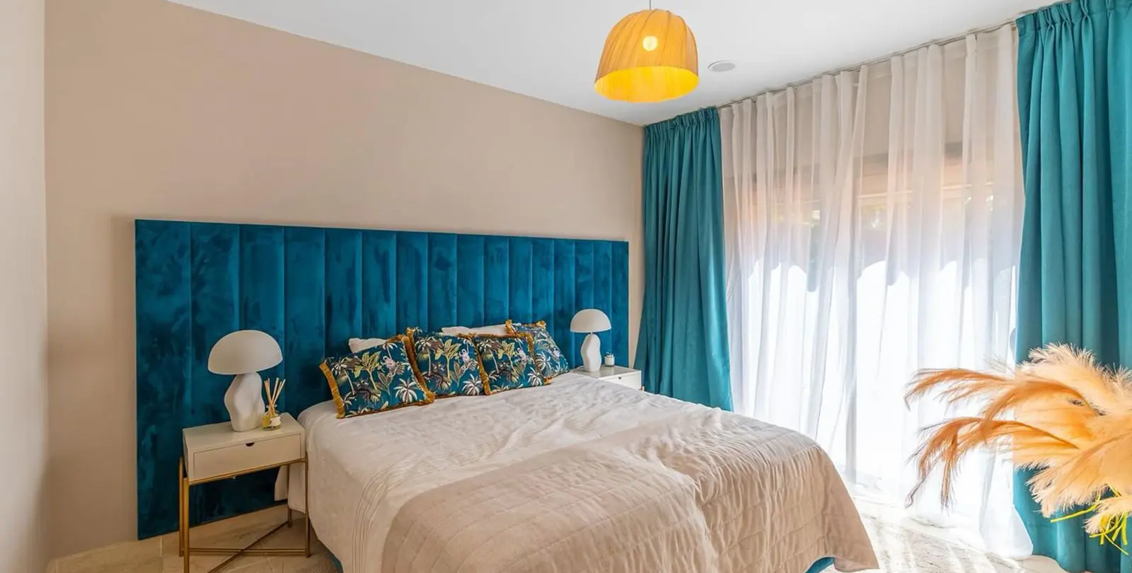 Sale of ground floor apartment in Estepona 9