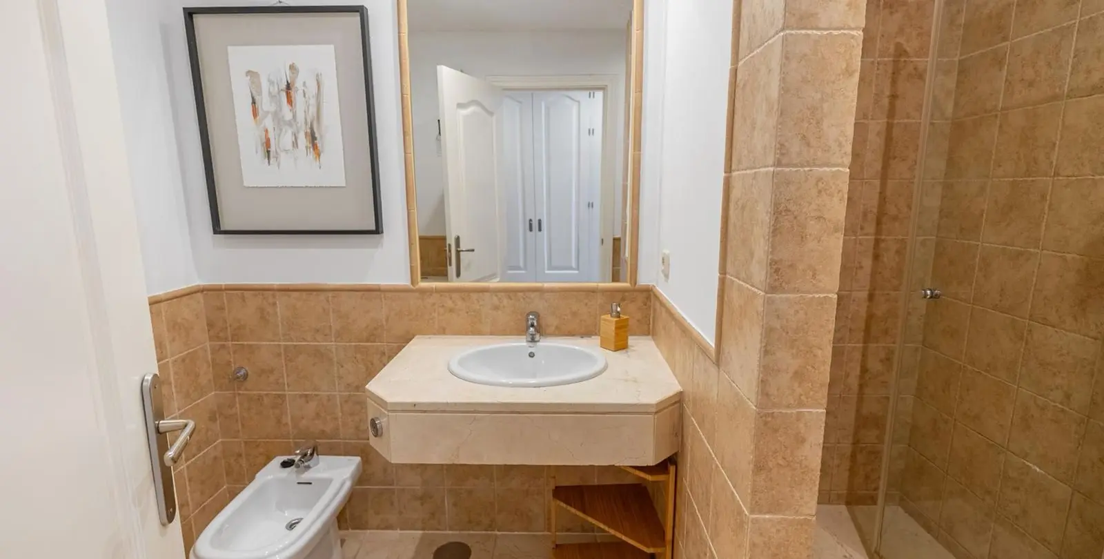 Sale of ground floor apartment in Estepona 13