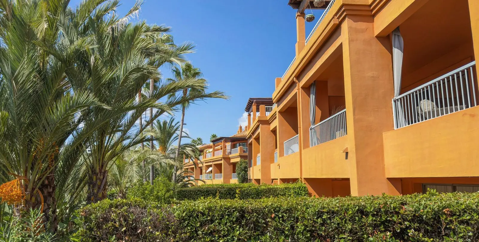 Sale of ground floor apartment in Estepona 16