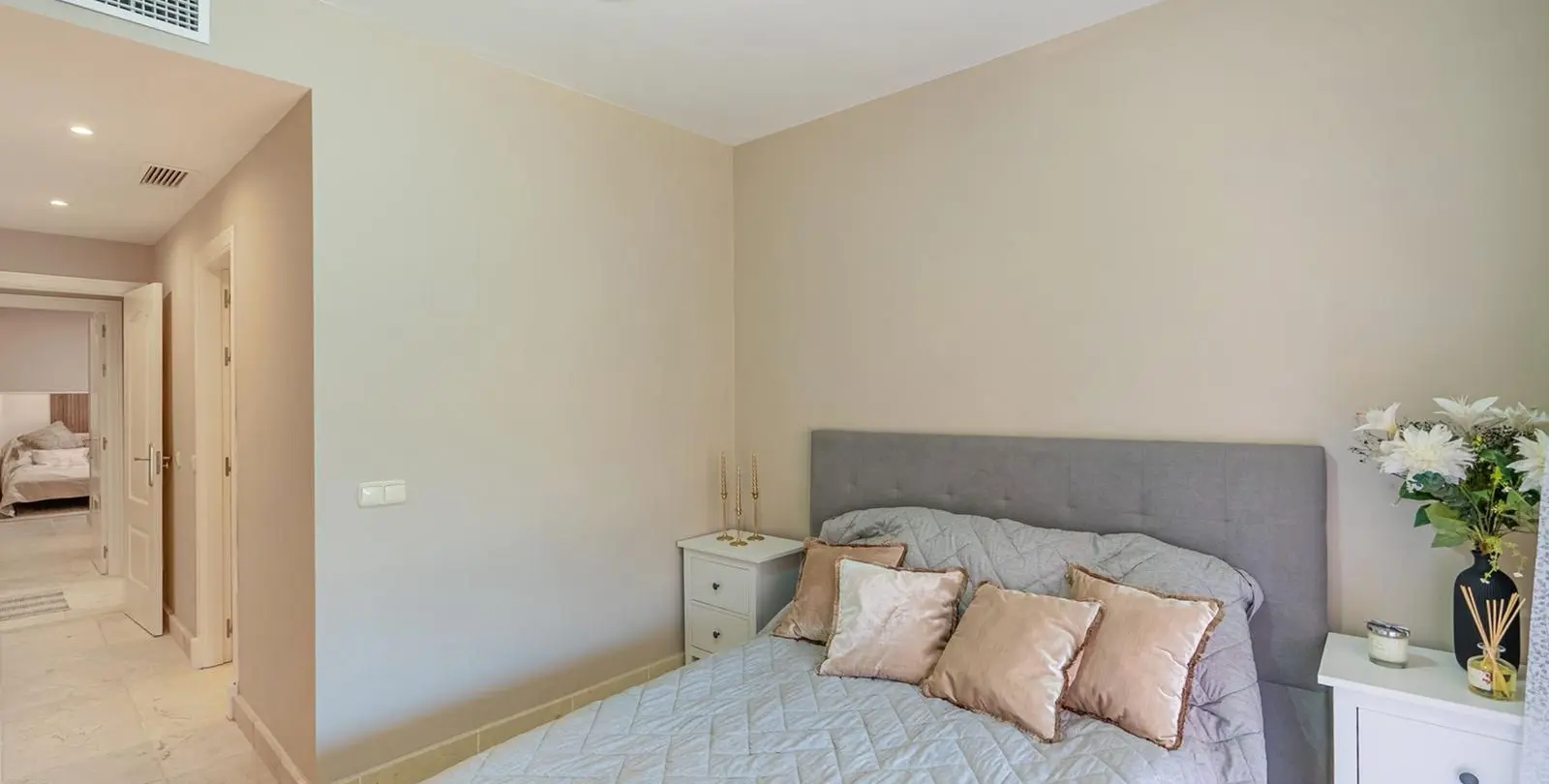 Sale of ground floor apartment in Estepona 20