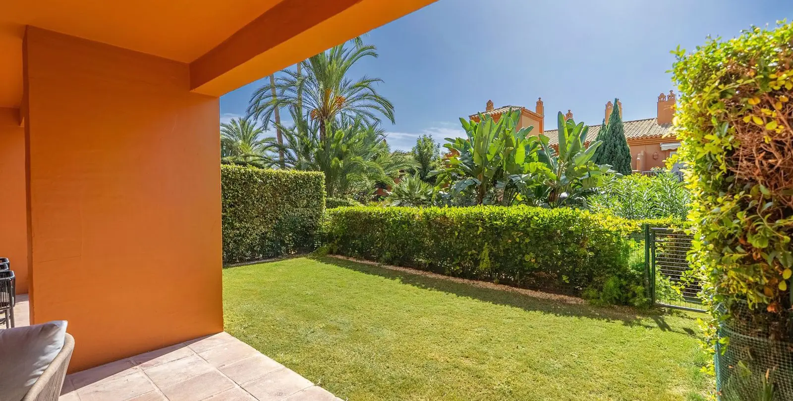 Sale of ground floor apartment in Estepona 24