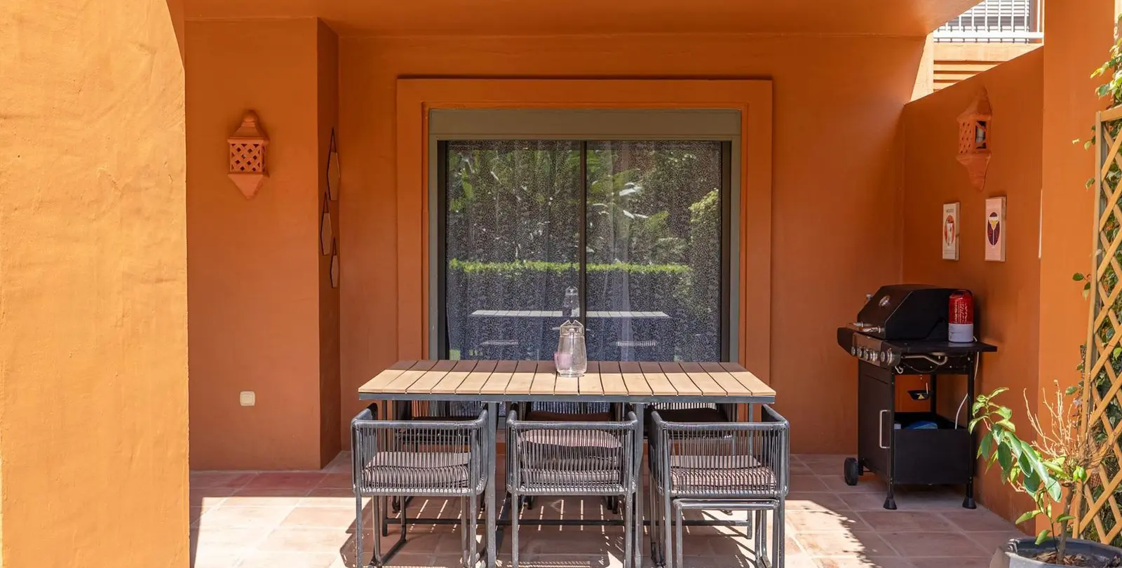 Sale of ground floor apartment in Estepona 25