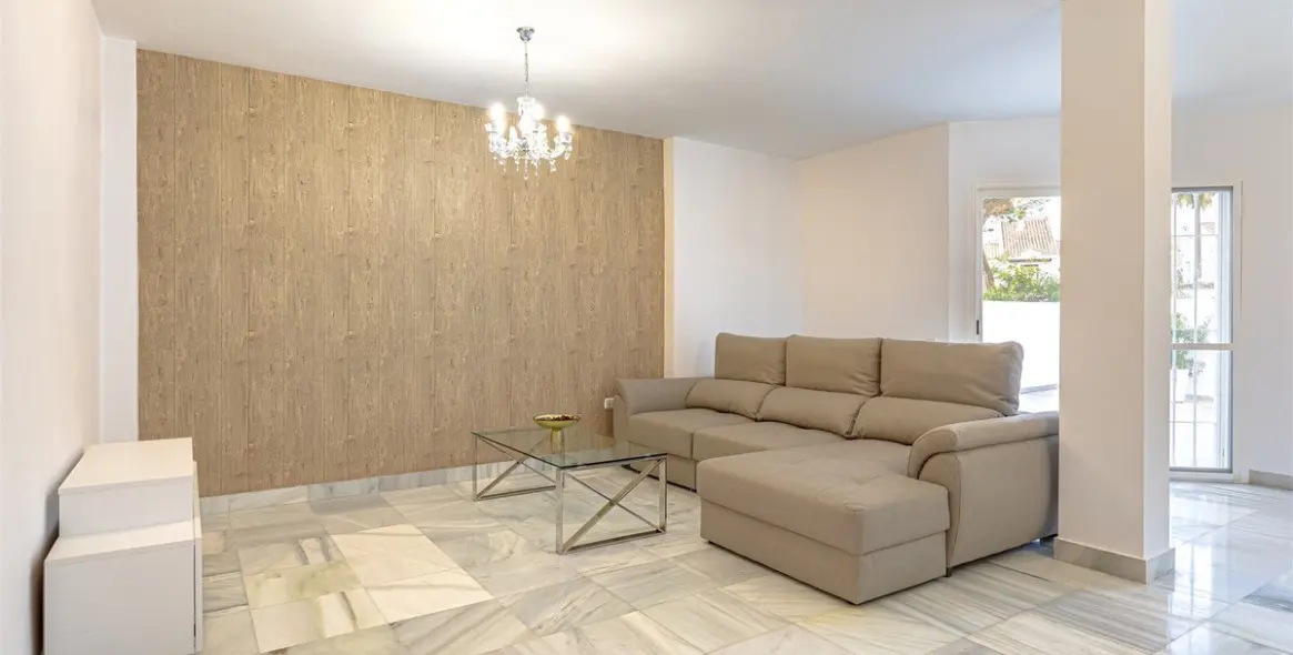 Sale of townhouse in Nueva Andalucía 8