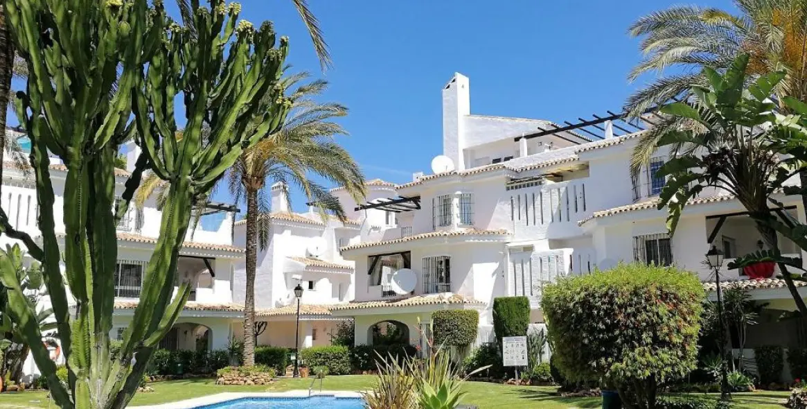 Sale of townhouse in Nueva Andalucía 21