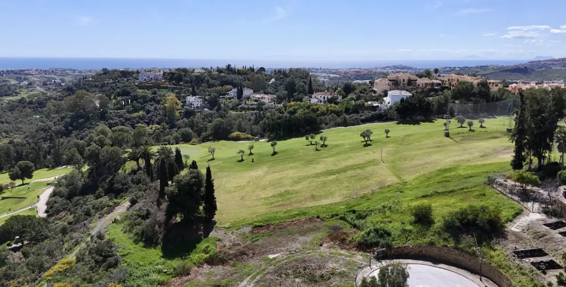 Sale of residential plot in Los Arqueros 9