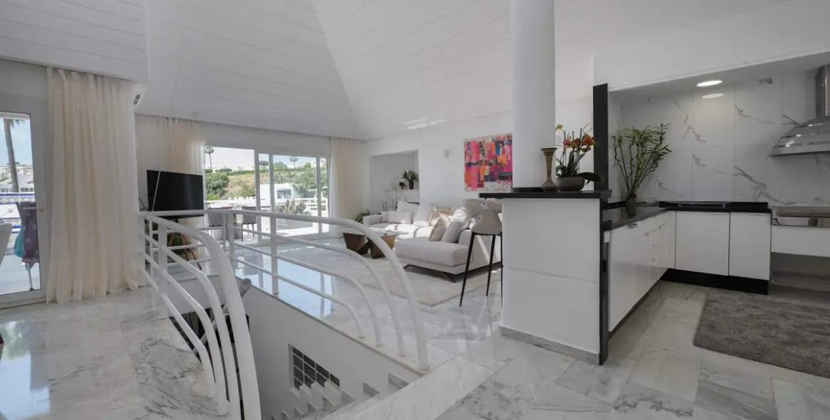Sale of semi-detached house in Calahonda 15