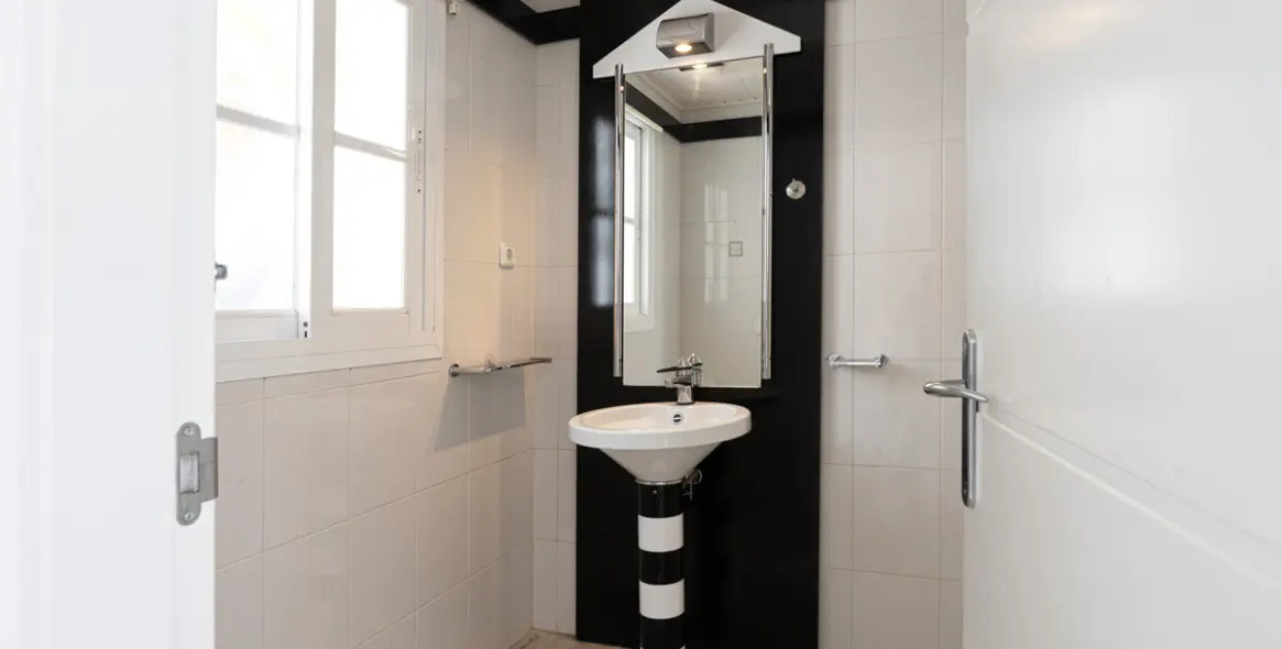 Sale of semi-detached house in Calahonda 24