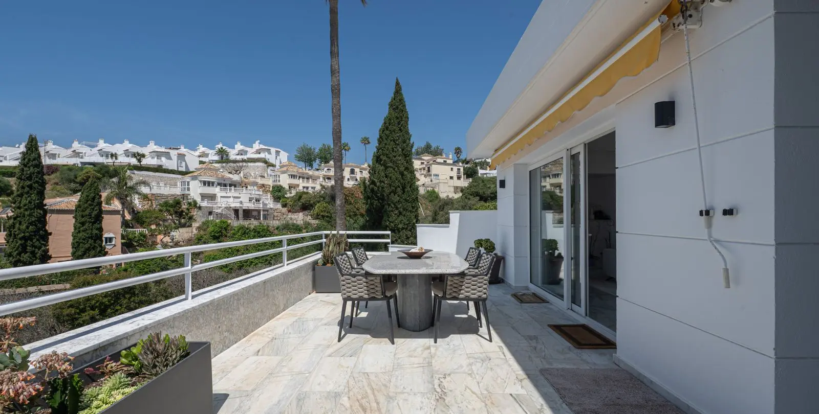 Venta de casa pareada en Calahonda 42