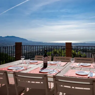 Продажа  отдельно стоящей виллы в Elviria