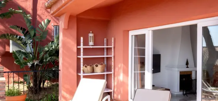 Продажа  отдельно стоящей виллы в Elviria 4