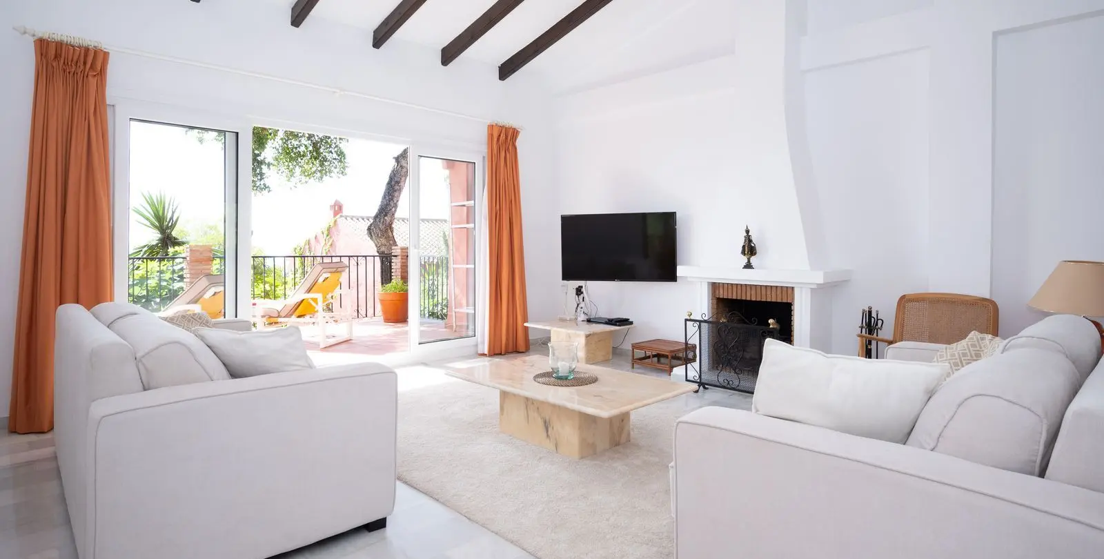 Sale of detached villa in Elviria 6