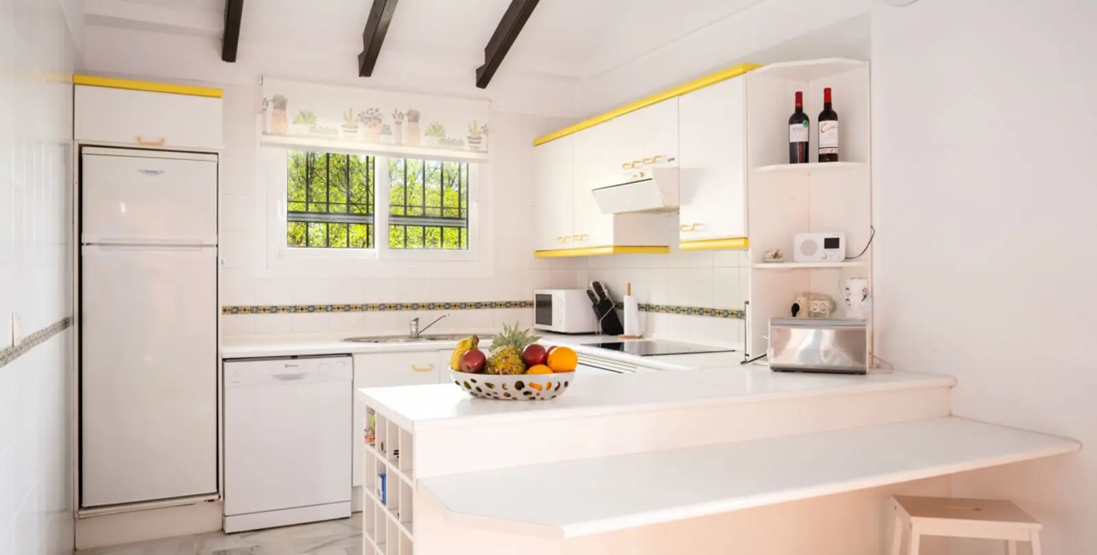 Sale of detached villa in Elviria 12