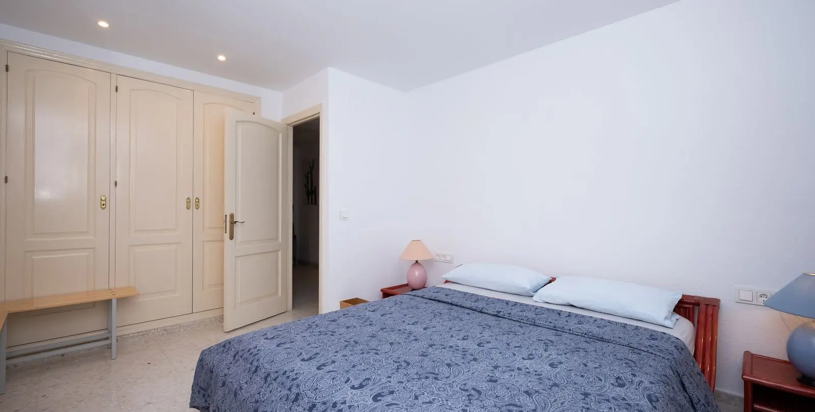 Sale of detached villa in Elviria 16
