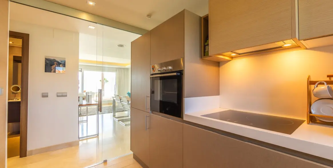 Sale of middle floor apartment in Estepona 4