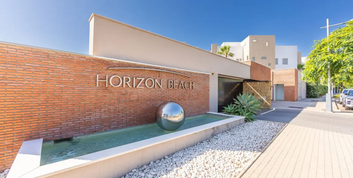 Sale of middle floor apartment in Estepona 6