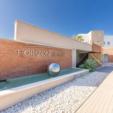 Sale of middle floor apartment in Estepona