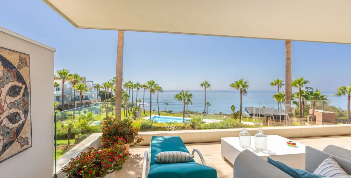 Sale of middle floor apartment in Estepona 7