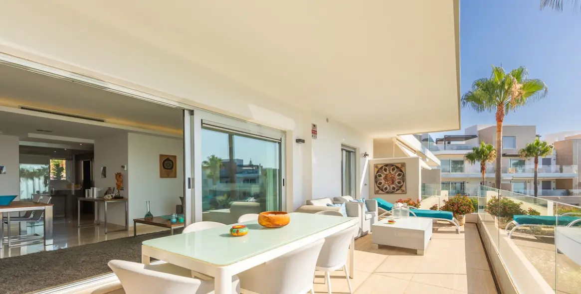 Sale of middle floor apartment in Estepona 8