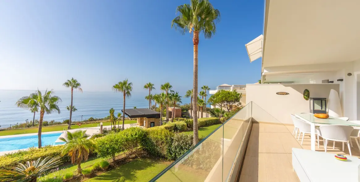 Sale of middle floor apartment in Estepona 9