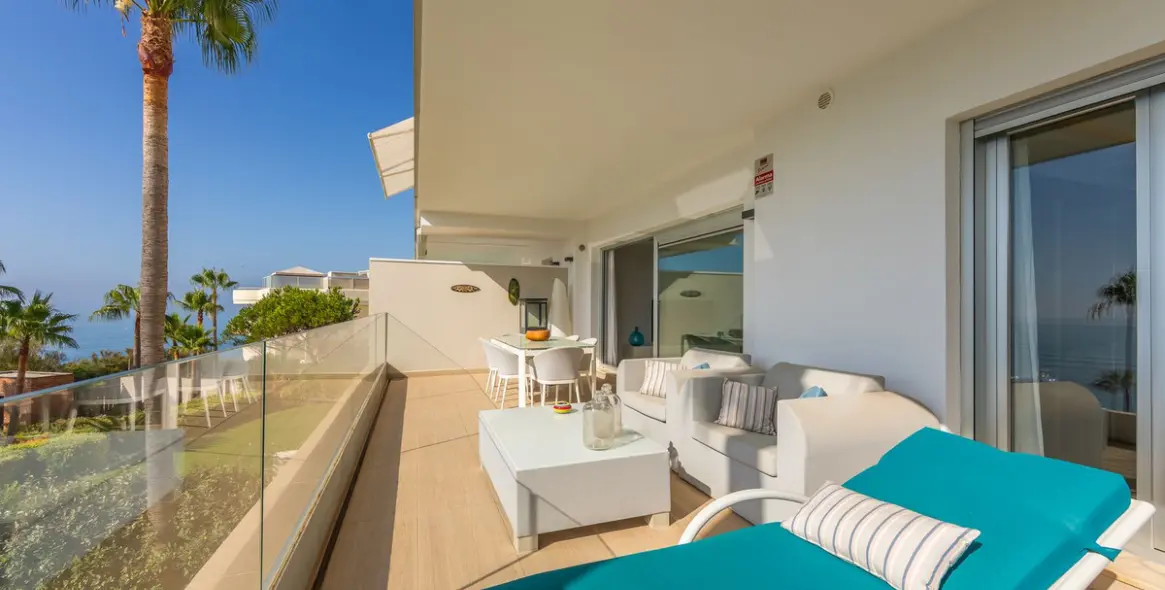 Sale of middle floor apartment in Estepona 12