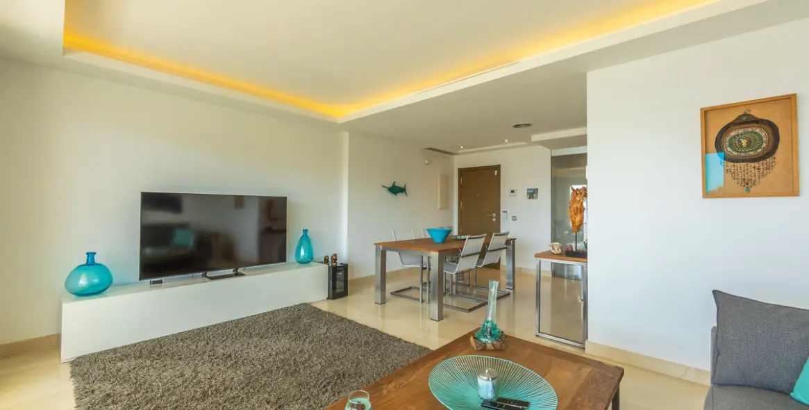 Sale of middle floor apartment in Estepona 19