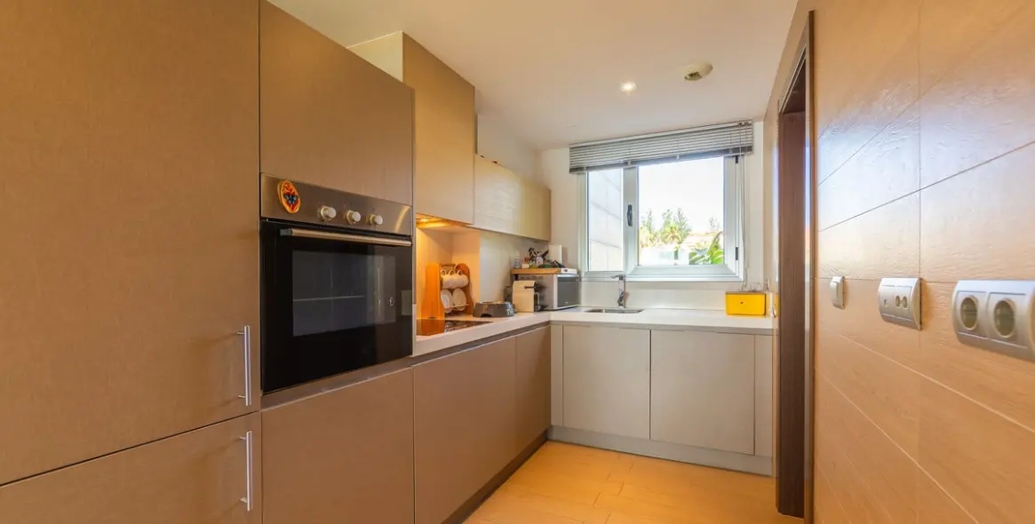Sale of middle floor apartment in Estepona 21