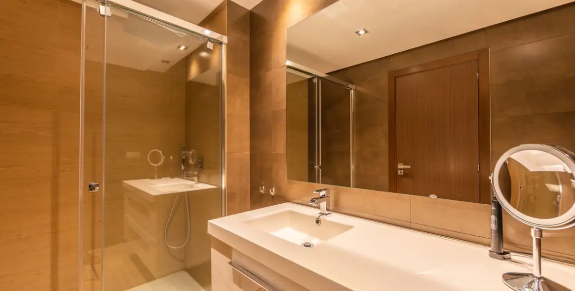 Sale of middle floor apartment in Estepona 29