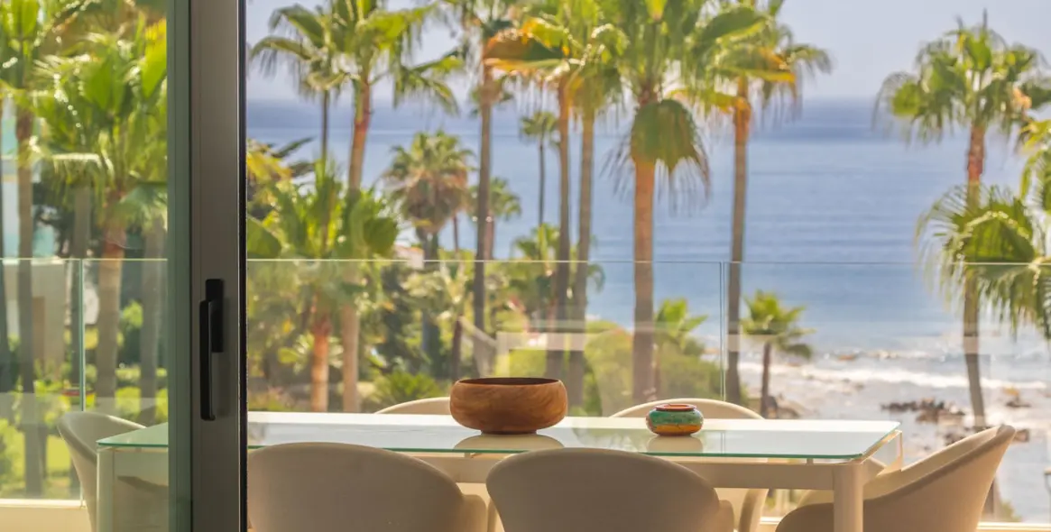 Sale of middle floor apartment in Estepona 36