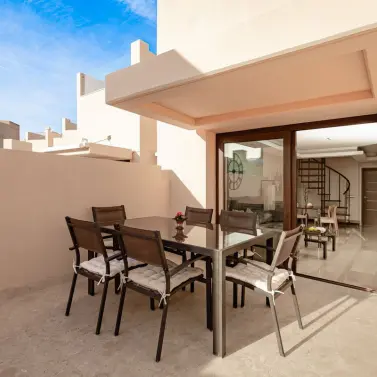 Venta de ático dúplex en Estepona
