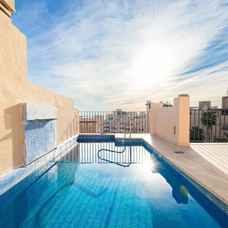 Sale of penthouse duplex in Estepona