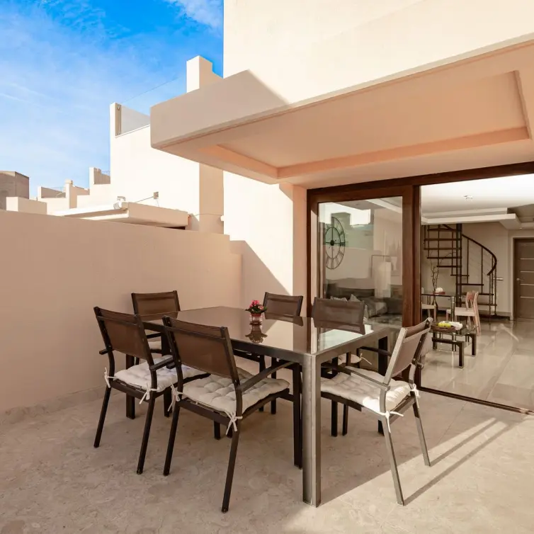 Sale of penthouse duplex in Estepona