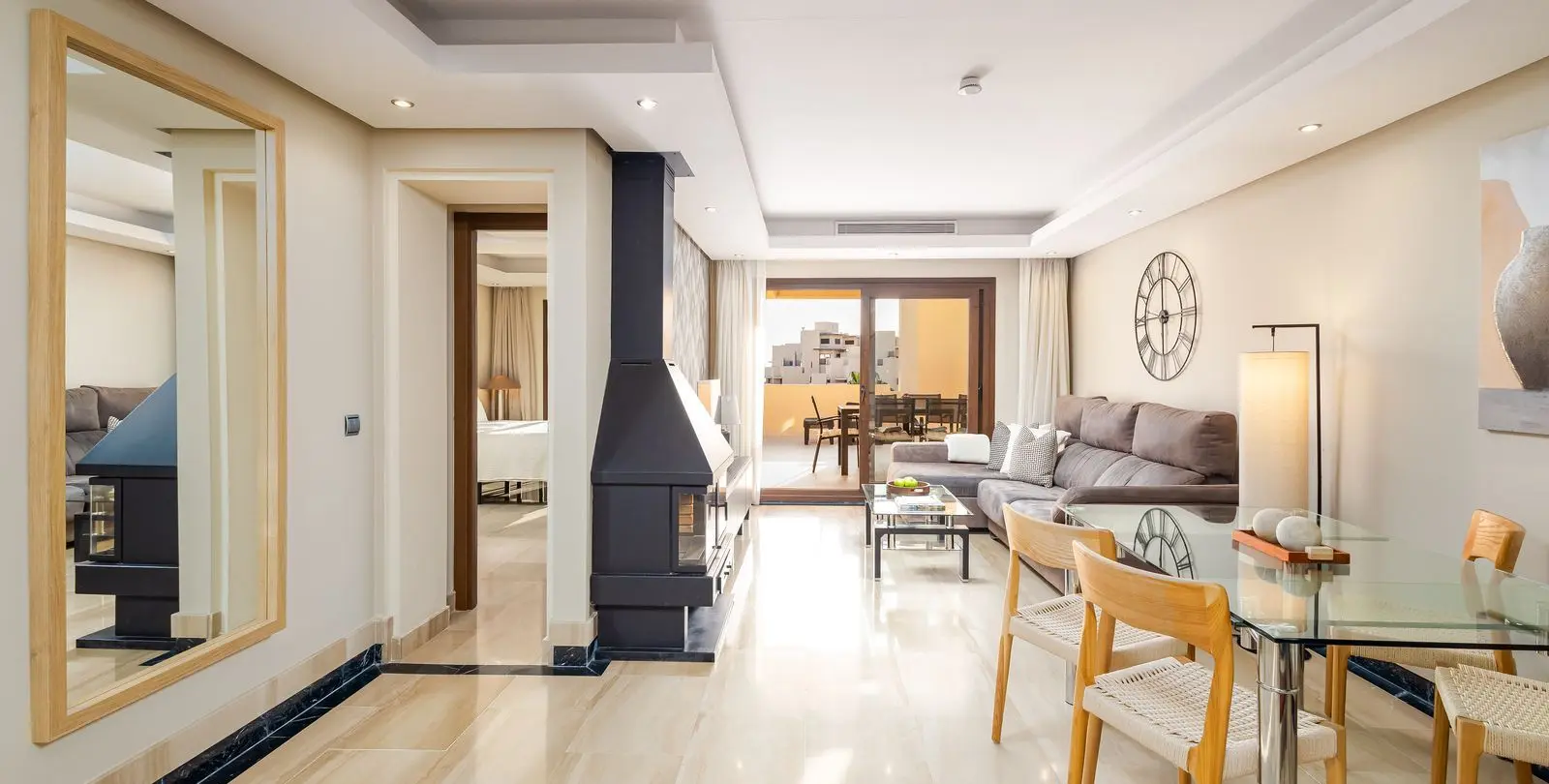 Sale of penthouse duplex in Estepona 10