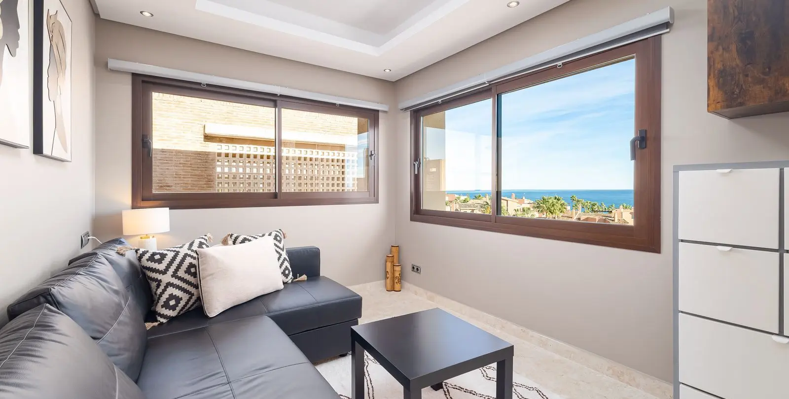 Sale of penthouse duplex in Estepona 15