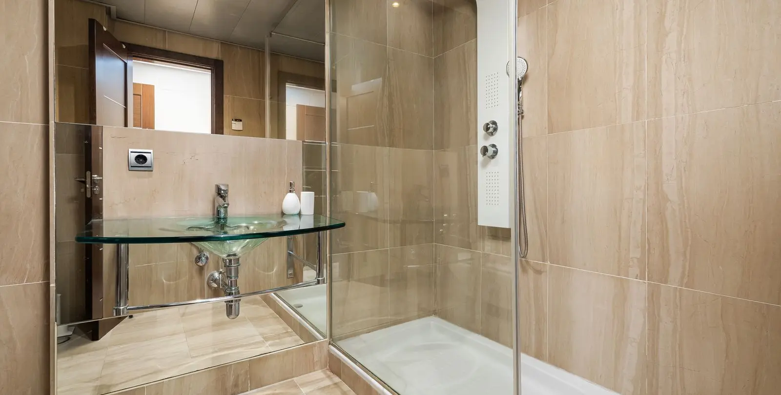 Sale of penthouse duplex in Estepona 20