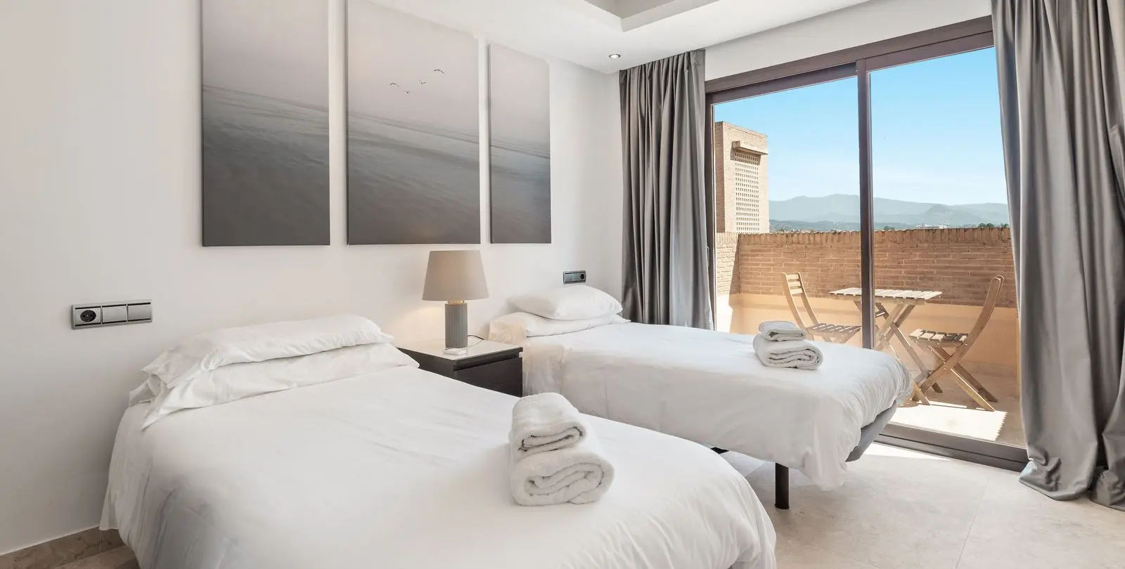 Sale of penthouse duplex in Estepona 29