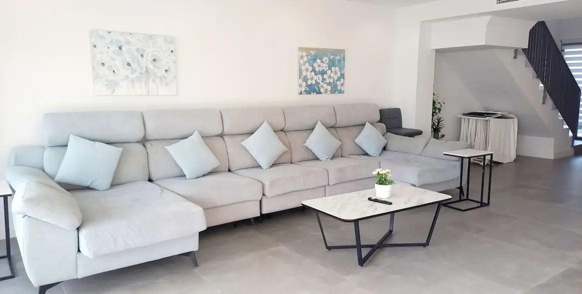 Sale of townhouse in El Chaparral 5