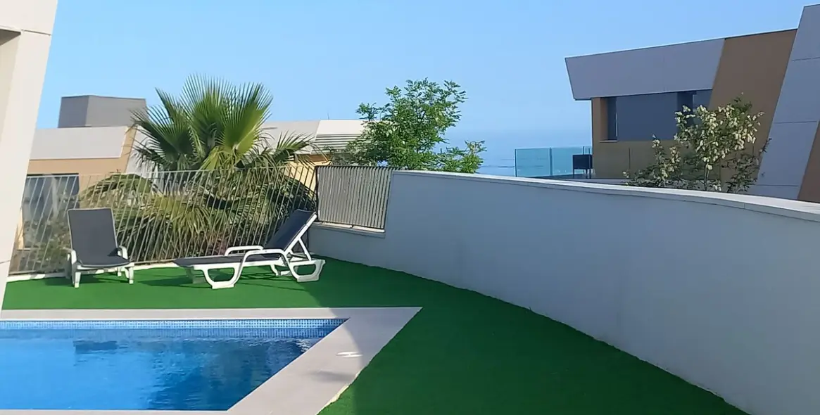 Sale of townhouse in El Chaparral 12