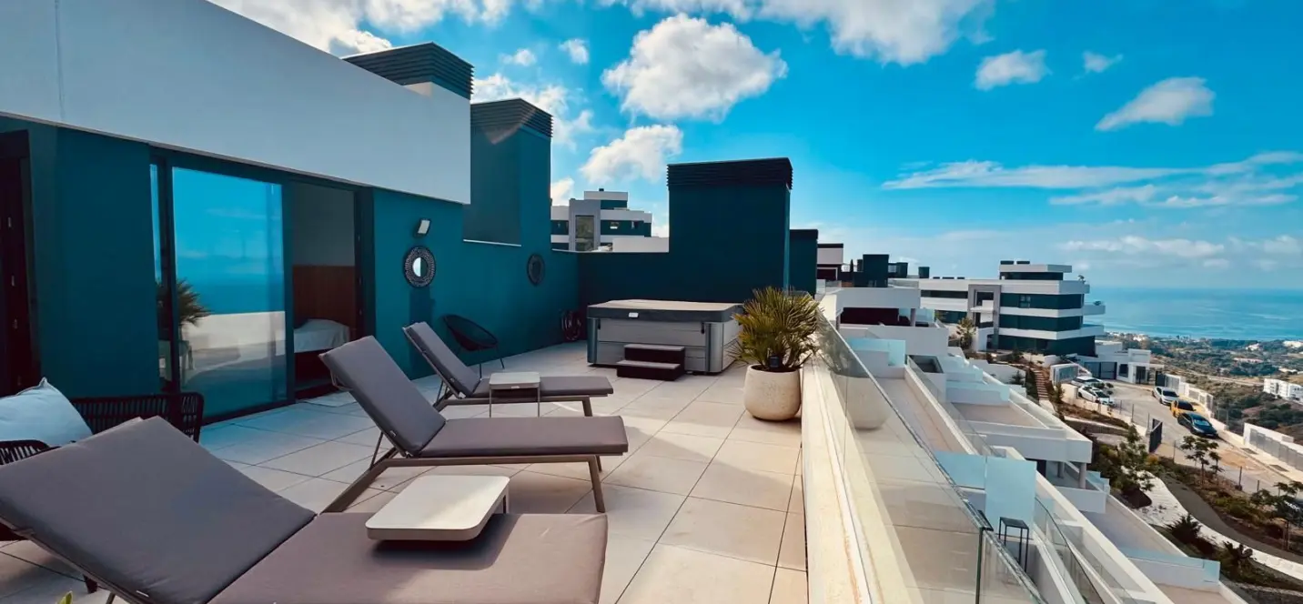 Venta de ático dúplex en Marbella 0