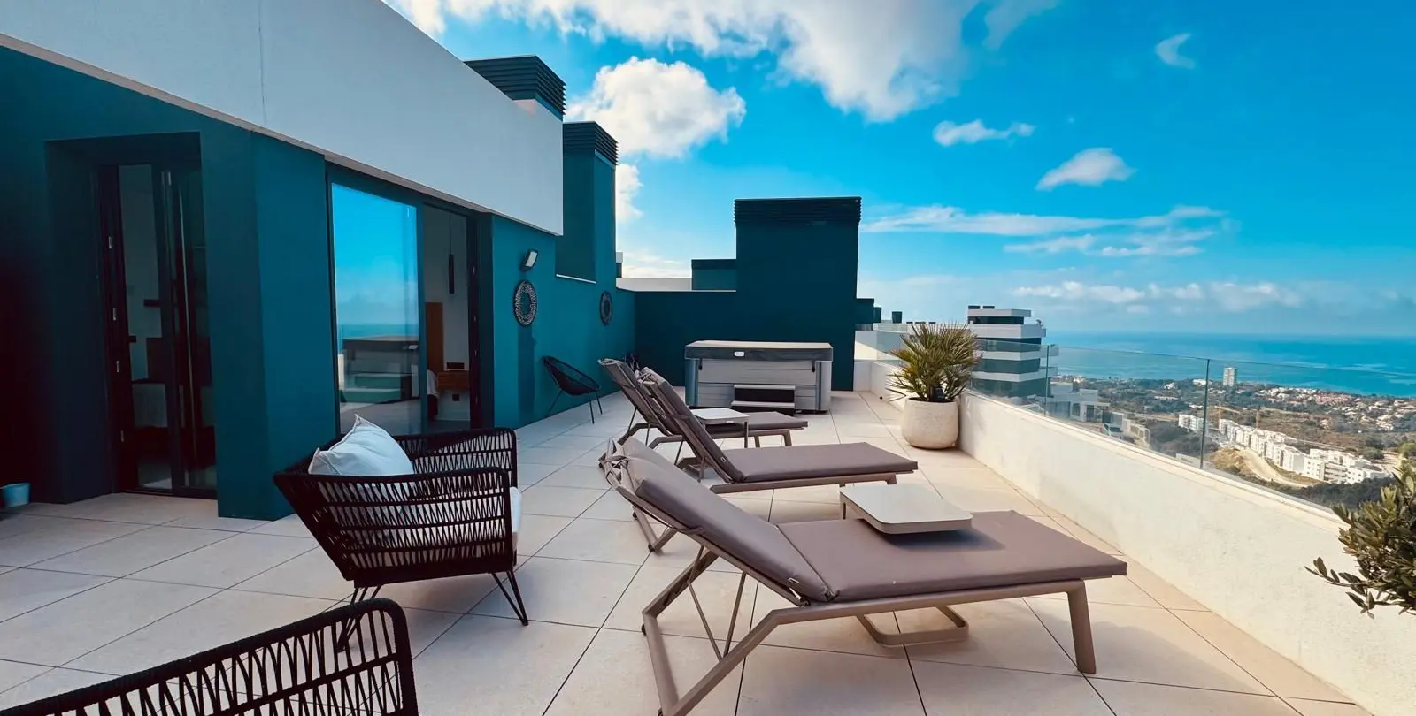 Venta de ático dúplex en Marbella 2