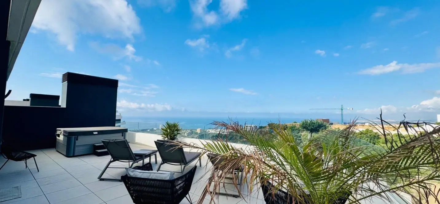 Venta de ático dúplex en Marbella 2