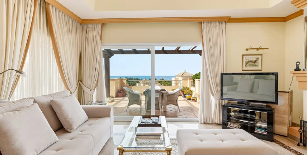 Продажа двухуровневого пентхауса в Elviria 4