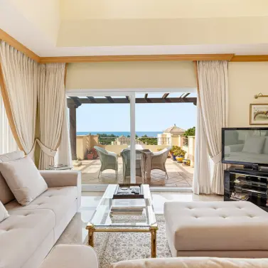 Продажа двухуровневого пентхауса в Elviria