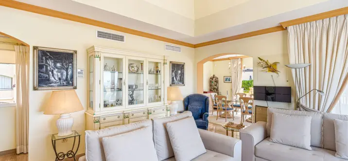 Продажа двухуровневого пентхауса в Elviria 4