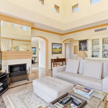Продажа двухуровневого пентхауса в Elviria